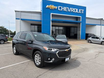 Used 2021 Chevrolet Traverse LT