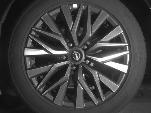 Used 2025 Nissan Altima 2.5 SV FWD image 14