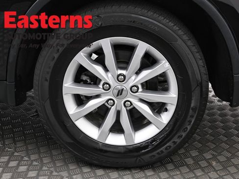 Used 2023 Dodge Durango SXT image 32