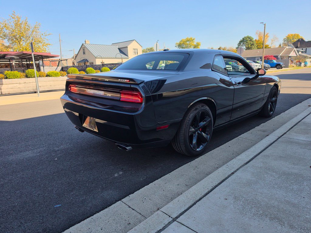 Used 2009 Dodge Challenger SRT8 w/ SRT Option Group II RWD image 3