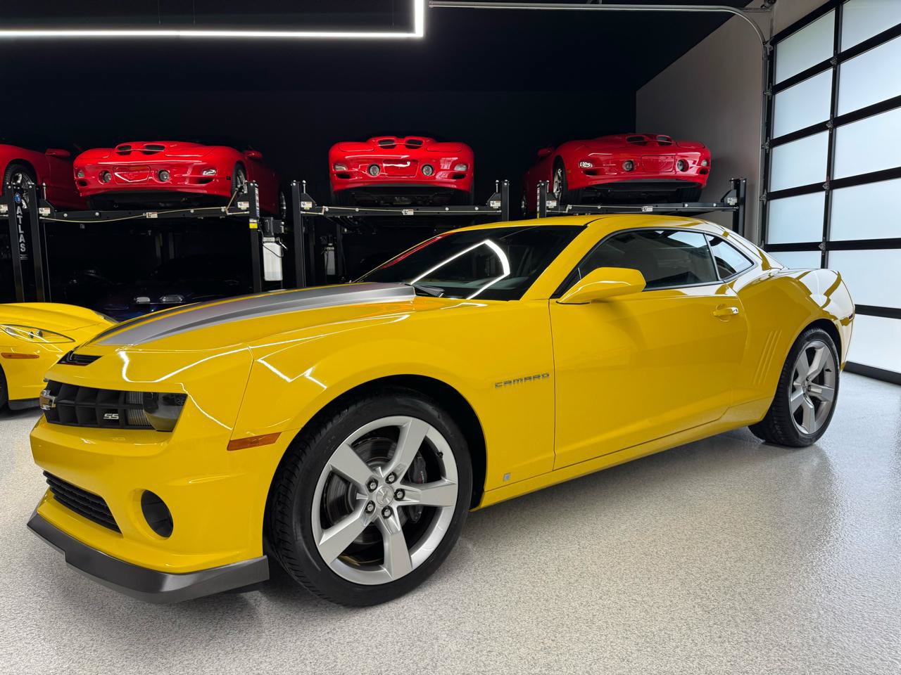 Used 2010 Chevrolet Camaro SS RWD image 4