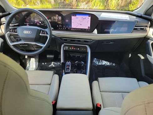 Used 2025 Audi Q5 Prestige image 12
