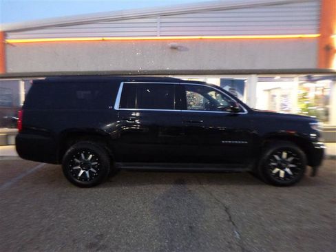 Used 2016 Chevrolet Suburban LT w/ Max Trailering Package image 4