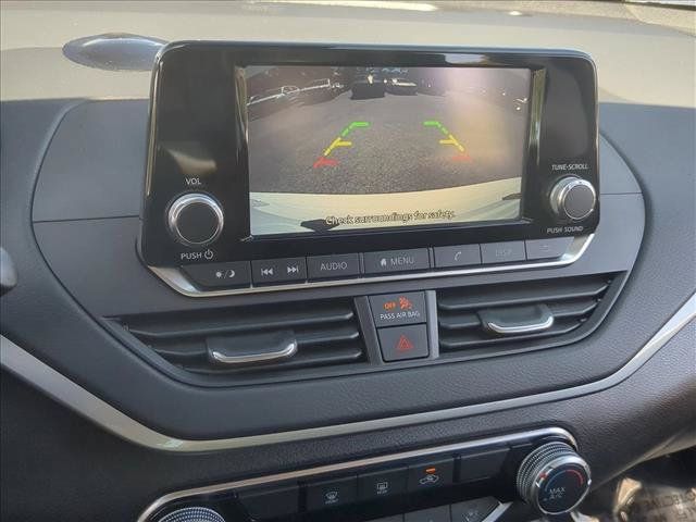Used 2024 Nissan Altima 2.5 S FWD image 13