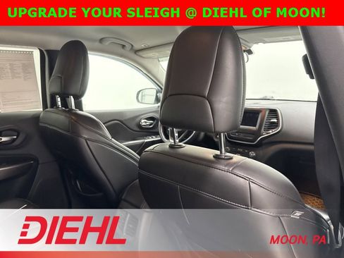 Used 2019 Jeep Cherokee Latitude Plus w/ Cold Weather Group image 9