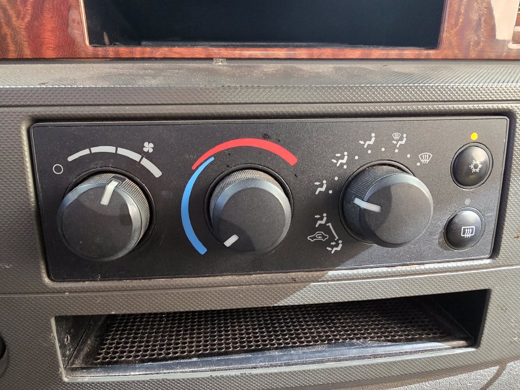 Used 2006 Dodge Ram 2500 Truck SLT AWD/4WD image 17