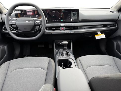 New 2025 Kia K4 LXS image 10