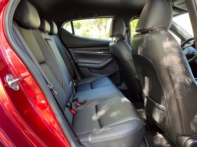 Used 2019 MAZDA MAZDA3 Hatchback w/ Preferred Package FWD image 17