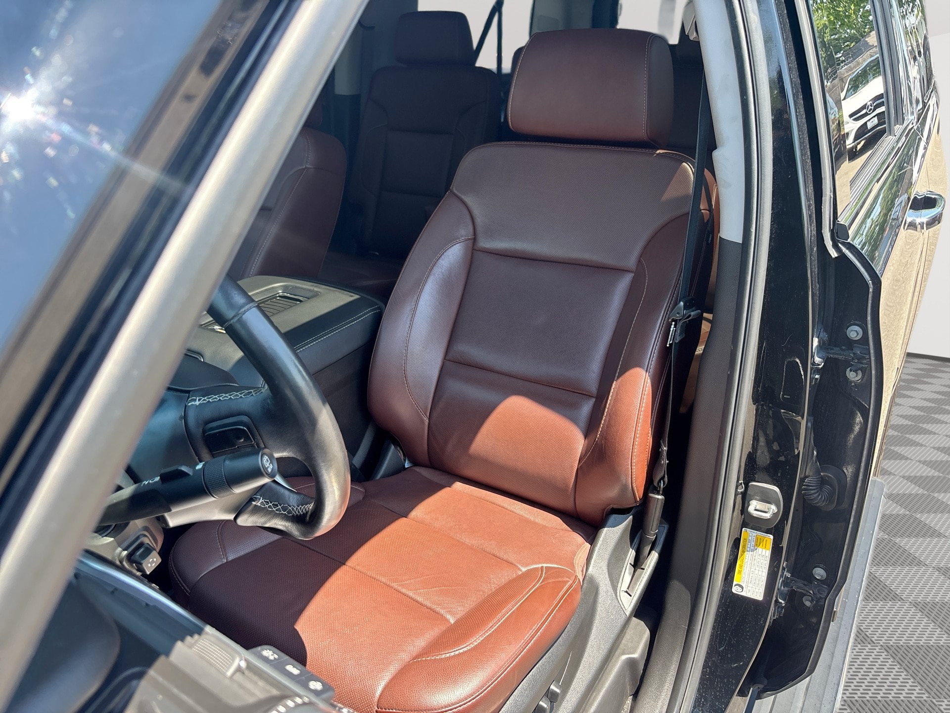 Used 2019 Chevrolet Suburban Premier w/ Premier Plus Edition AWD/4WD image 13