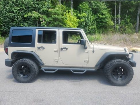 Used 2016 Jeep Wrangler Unlimited Sport w/ Quick Order Package 24S AWD/4WD image 2