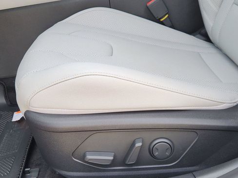 New 2026 Hyundai Elantra Limited image 25