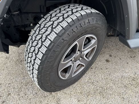 Used 2018 Jeep Wrangler Unlimited Sport S image 2