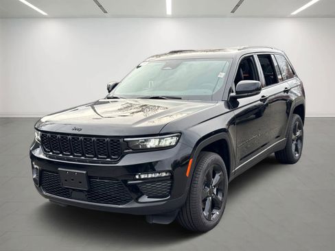 New 2025 Jeep Grand Cherokee Limited w/ Black Appearance Package image 1