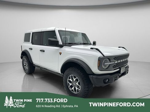 Used 2025 Ford Bronco Badlands AWD/4WD image 1