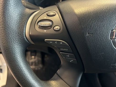 Used 2018 Nissan Pathfinder S FWD image 22