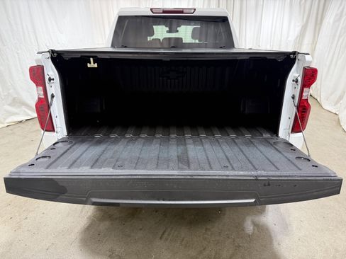 Used 2022 Chevrolet Silverado 1500 Custom image 9