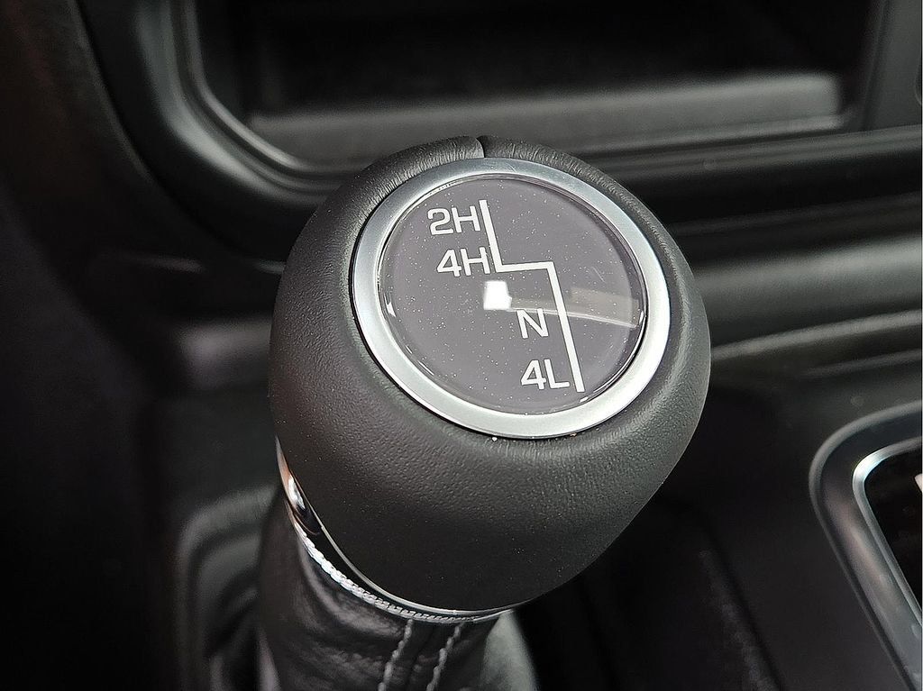 Used 2025 Jeep Gladiator Sport AWD/4WD image 27
