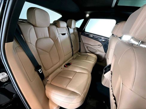 New 2026 Porsche Macan image 29