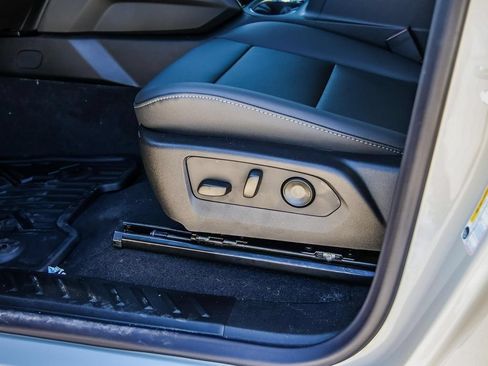 New 2026 GMC Canyon Elevation w/ Convenience Package RWD image 27