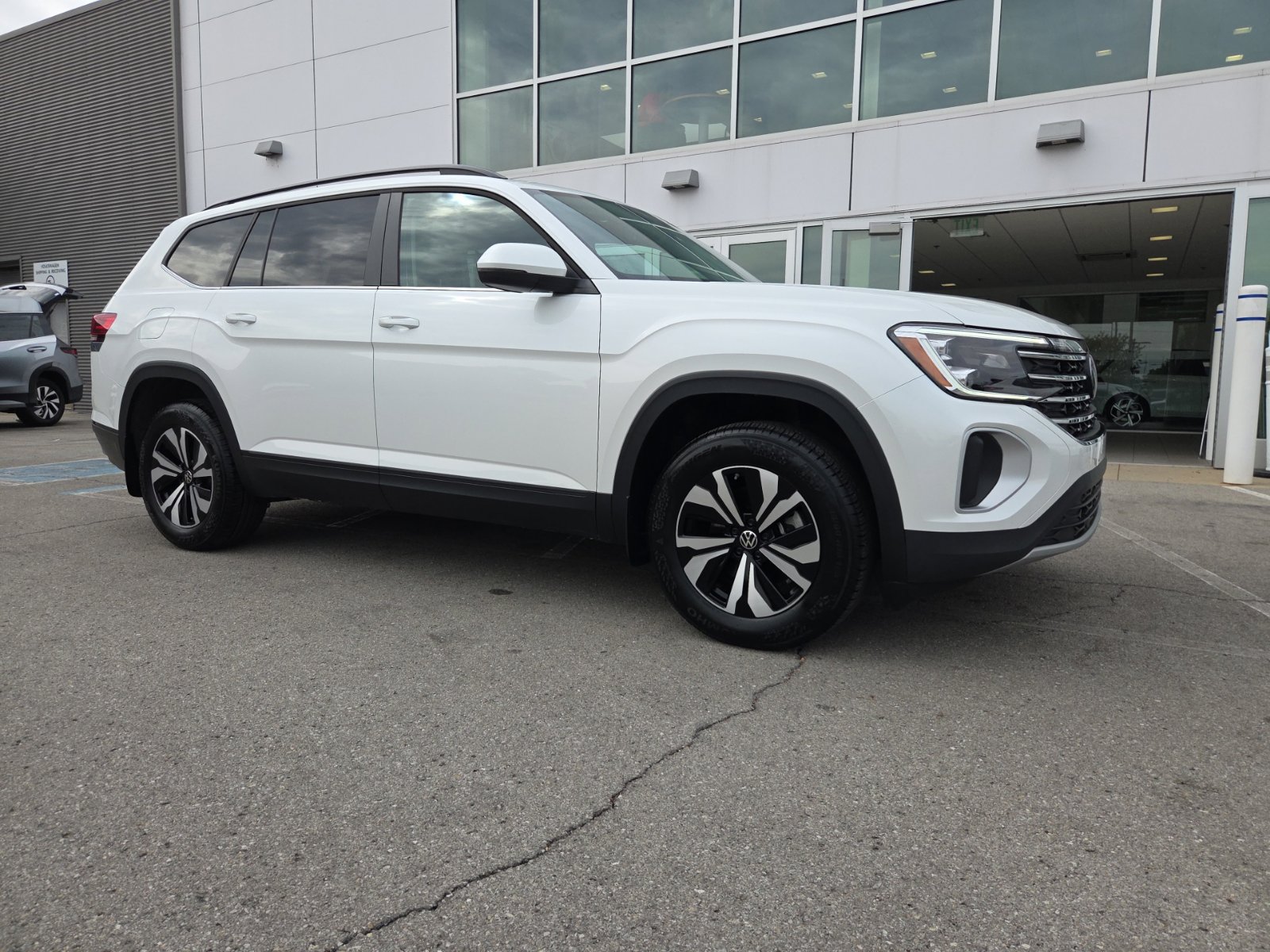 Certified 2026 Volkswagen Atlas SE AWD/4WD image 4