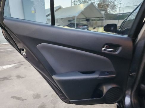 Used 2021 Toyota Prius Prime XLE image 17