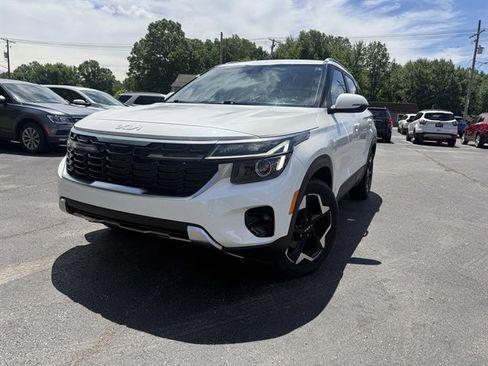 Used 2024 Kia Seltos EX AWD/4WD image 1