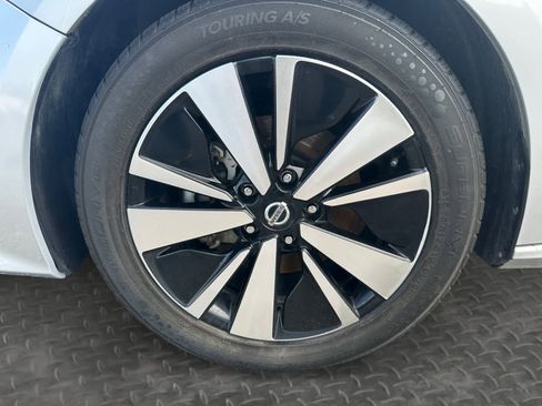 Used 2022 Nissan Altima 2.5 SV FWD image 9