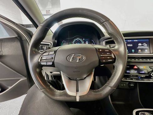 Used 2019 Hyundai Ioniq Electric FWD image 11