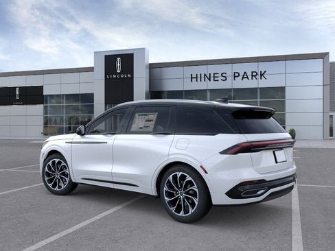 New 2026 Lincoln Nautilus Reserve image 4