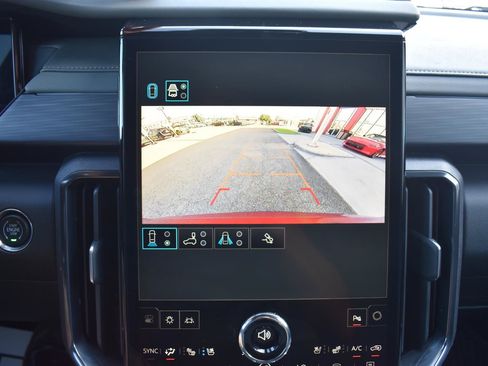 Used 2026 GMC Acadia AT4 w/ Luxury Package AWD/4WD image 42