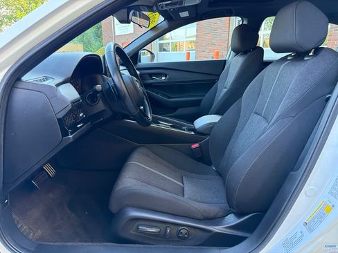 Used 2023 Honda Accord Sport image 15