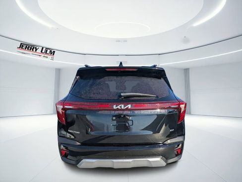 Used 2024 Kia Seltos EX image 4