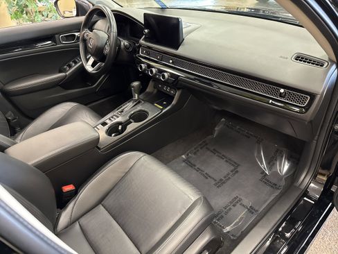 Used 2022 Honda Civic Touring image 17