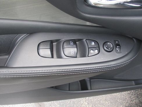 Used 2016 Nissan Murano Platinum AWD/4WD image 13