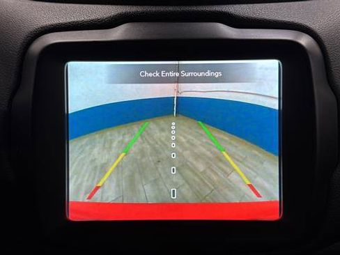 Used 2021 Jeep Renegade Latitude AWD/4WD image 13