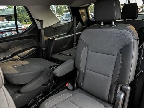 Used 2021 Chevrolet Traverse LT AWD/4WD image 16