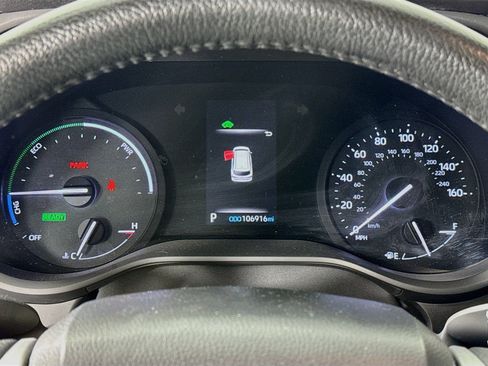 Certified 2024 Toyota Sienna XLE FWD image 12