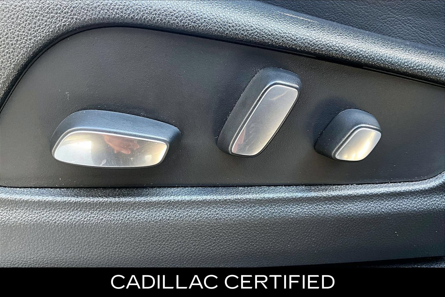Certified 2024 Cadillac XT5 Premium Luxury FWD image 19