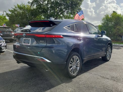 Used 2024 Toyota Venza XLE AWD/4WD image 12