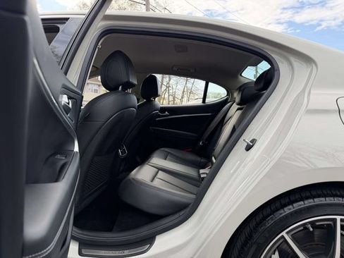 Used 2025 Genesis G70 2.5T RWD image 17