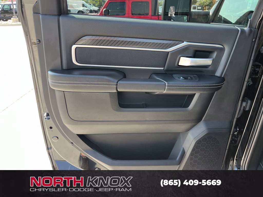 New 2027 RAM 3500 Big Horn AWD/4WD image 17