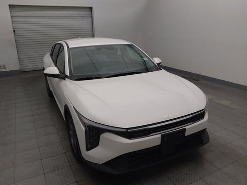 Used 2025 Kia K4 FWD image 14
