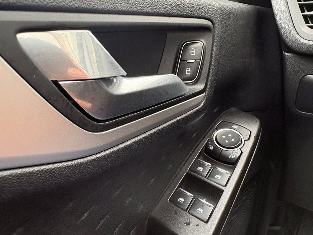 Used 2020 Ford Escape SE AWD/4WD image 22