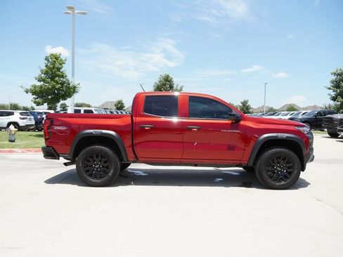 Used 2024 Chevrolet Colorado Trail Boss w/ Technology Package AWD/4WD image 10