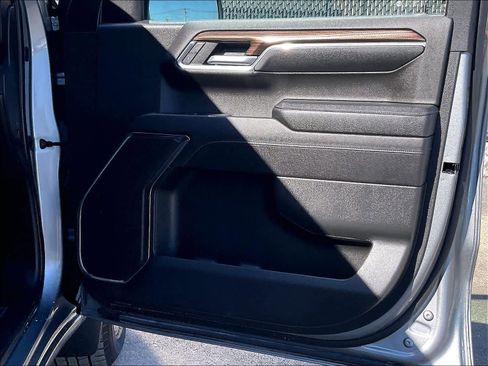 Used 2023 Chevrolet Silverado 1500 LT image 12