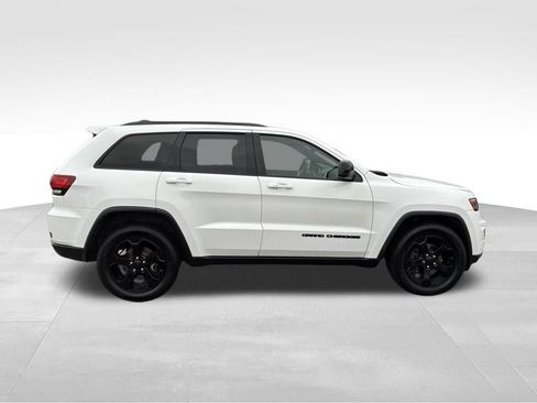 Used 2018 Jeep Grand Cherokee Laredo image 7