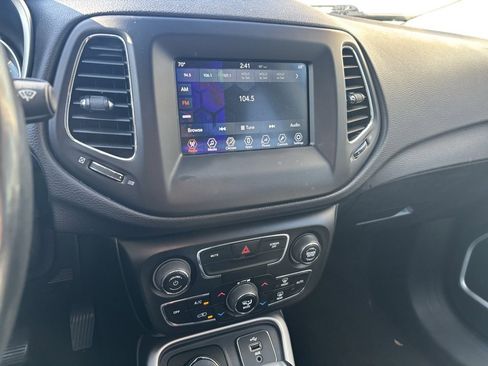 Used 2018 Jeep Compass Latitude w/ Popular Equipment Group image 17