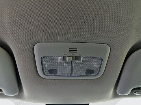 Used 2018 Toyota Corolla SE image 18