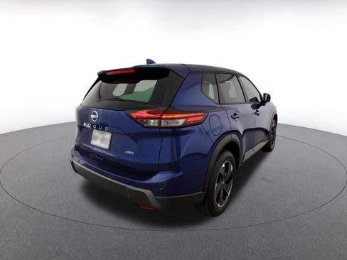 Used 2025 Nissan Rogue SV AWD/4WD image 11