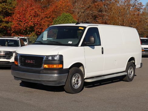 Used 2024 GMC Savana 2500 w/ Driver Convenience Package image 5
